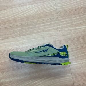 Altra Men's Athletic Shoes - Lone Peak 9